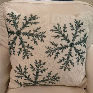 Elegant Snowflake Sequined Pillow